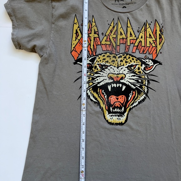 Def Leppard Graphic Tee - Gray with Leopard Head - Picture 5 of 5